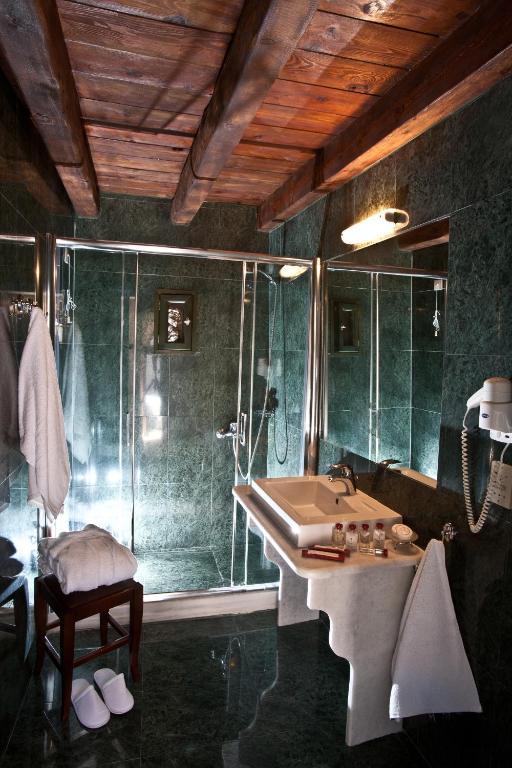 Mavromichalai Hotel Limeni Room photo