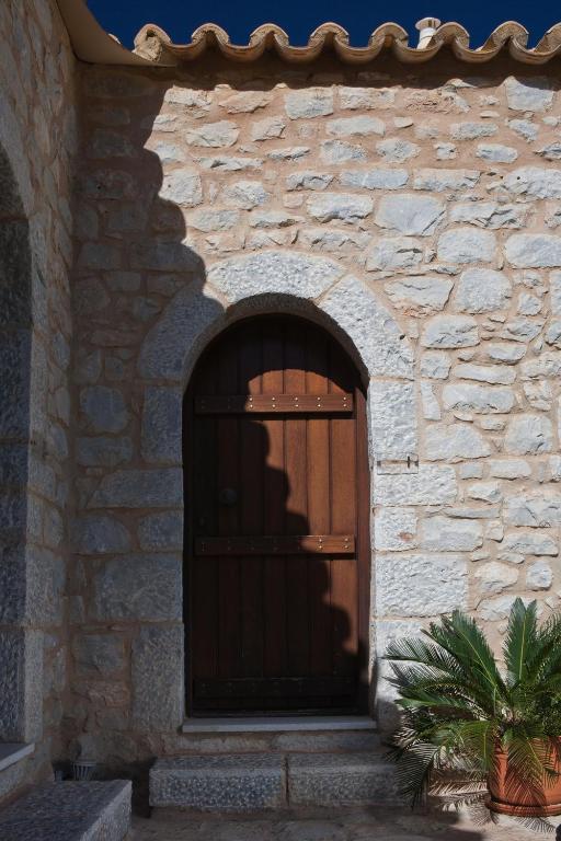 Mavromichalai Hotel Limeni Exterior photo