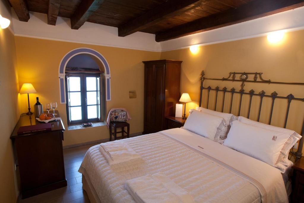 Mavromichalai Hotel Limeni Room photo
