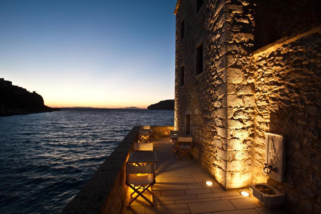 Mavromichalai Hotel Limeni Exterior photo