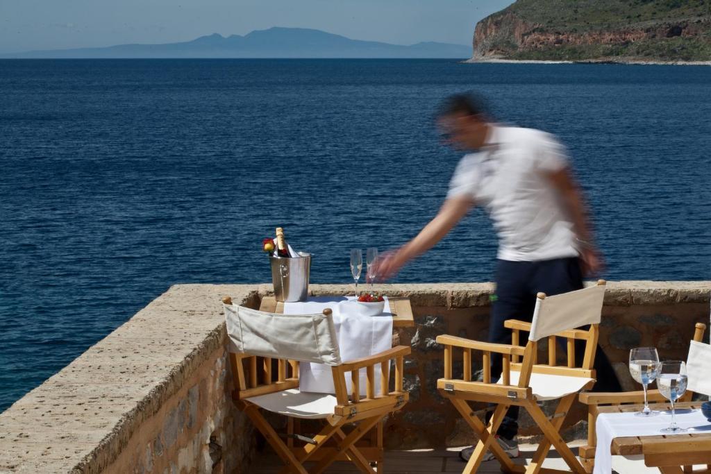 Mavromichalai Hotel Limeni Exterior photo