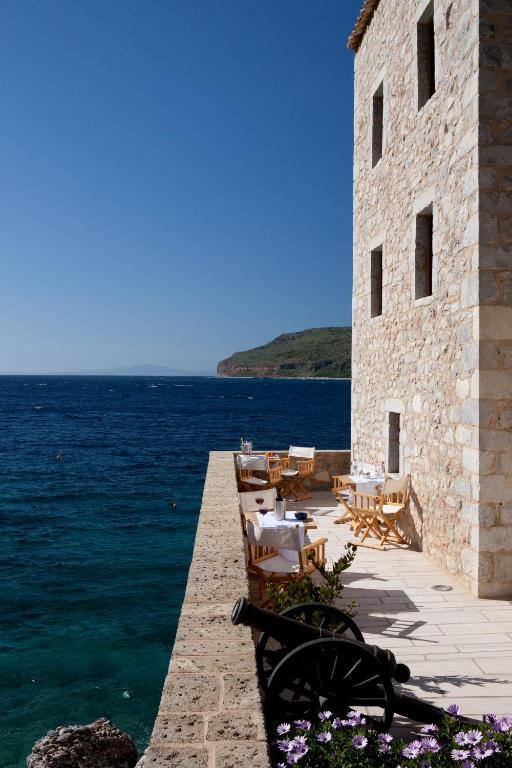 Mavromichalai Hotel Limeni Exterior photo