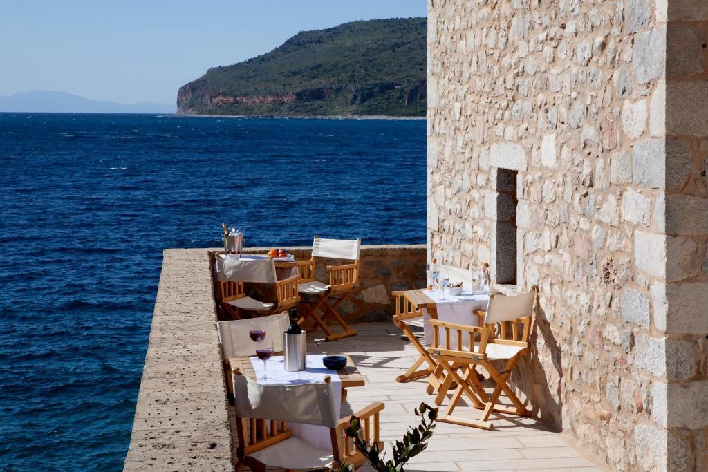 Mavromichalai Hotel Limeni Exterior photo